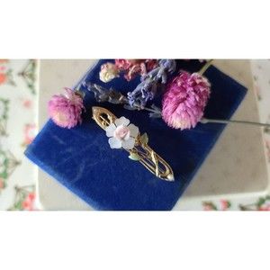 1928 Co Floral Bar Brooch